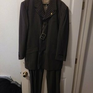 NWT Mens two piece suit by Stacy Adams Brown